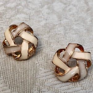 NWT! Gold & Cream Twist Geometric Design Earrings!